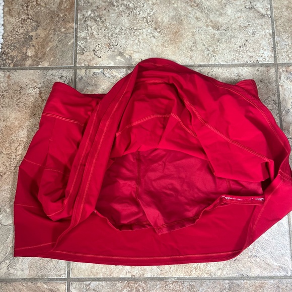 New Lululemon Athletica Vibrant Red Mini Skirt - Picture 4 of 5